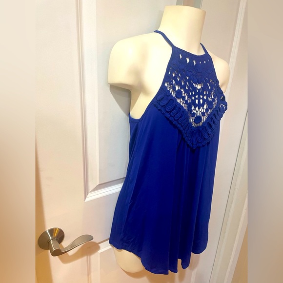 Crochet lace halter tank - Picture 3 of 8